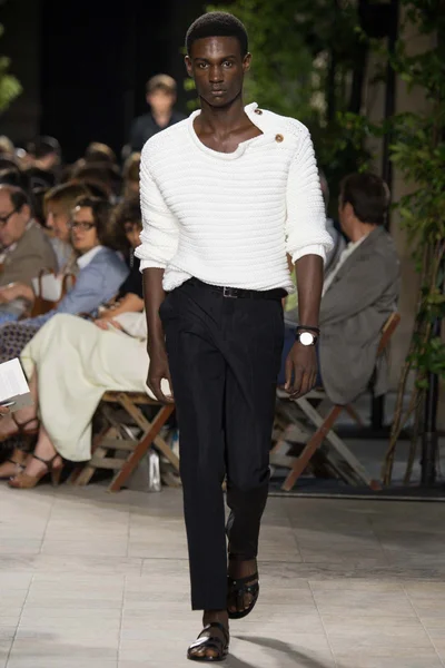 Look 39
